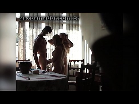❤️ Szexbarátok meghívnak egy óriásembert és egy édeshármast vele ❤️❌ Pornó videó at hu.hentaibar.ru ☑